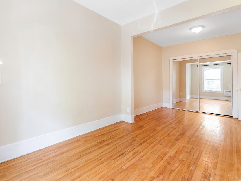 5579 4e Avenue Photo 3