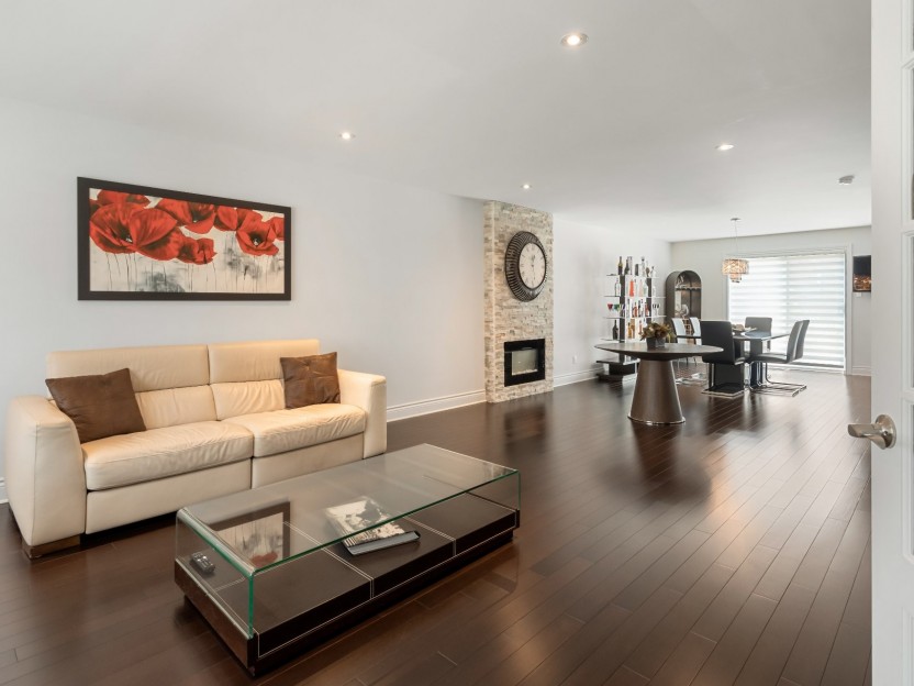216Z Av. Hermitage Photo 2