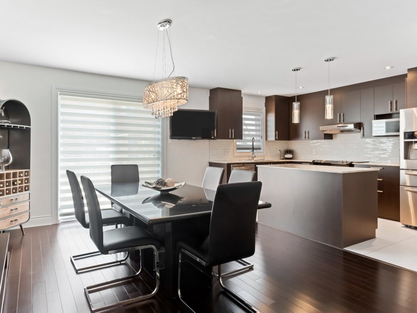 216Z Av. Hermitage Photo 3