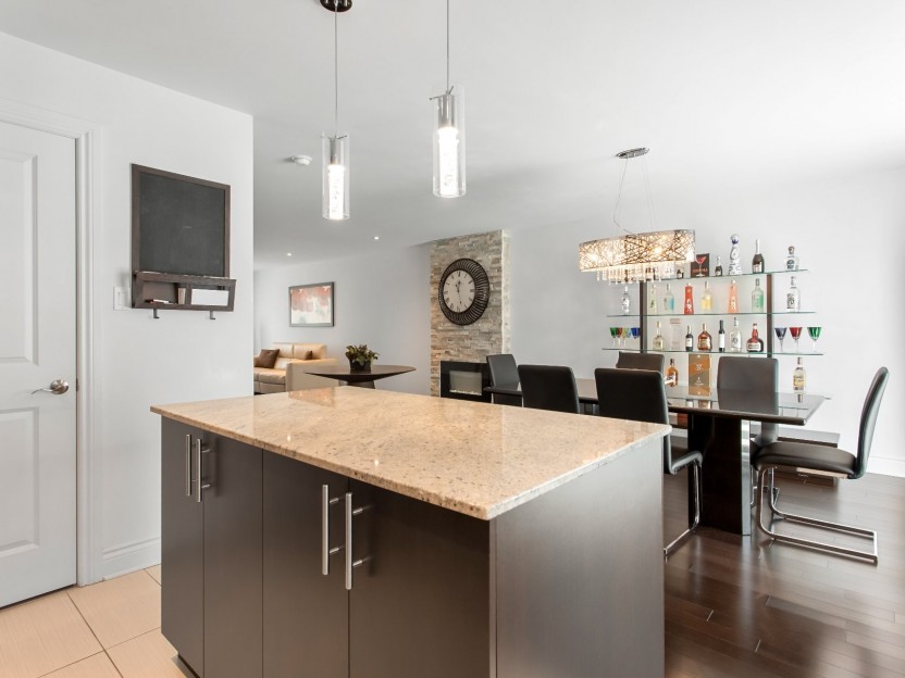 216Z Av. Hermitage Photo 7