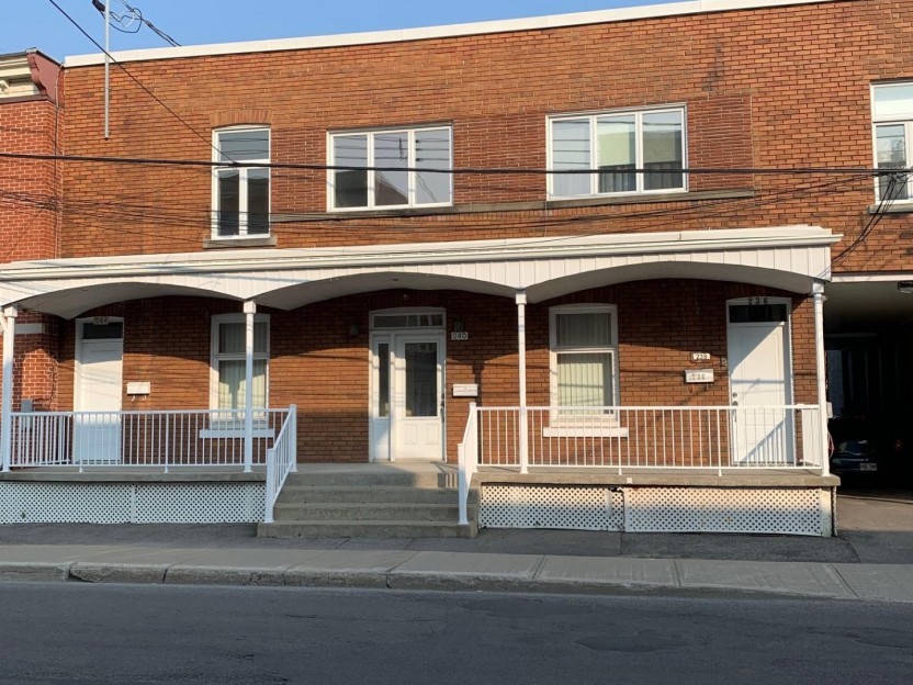 240 10e Avenue Photo 1