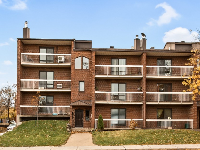 640 Boul. Chomedey Photo 1