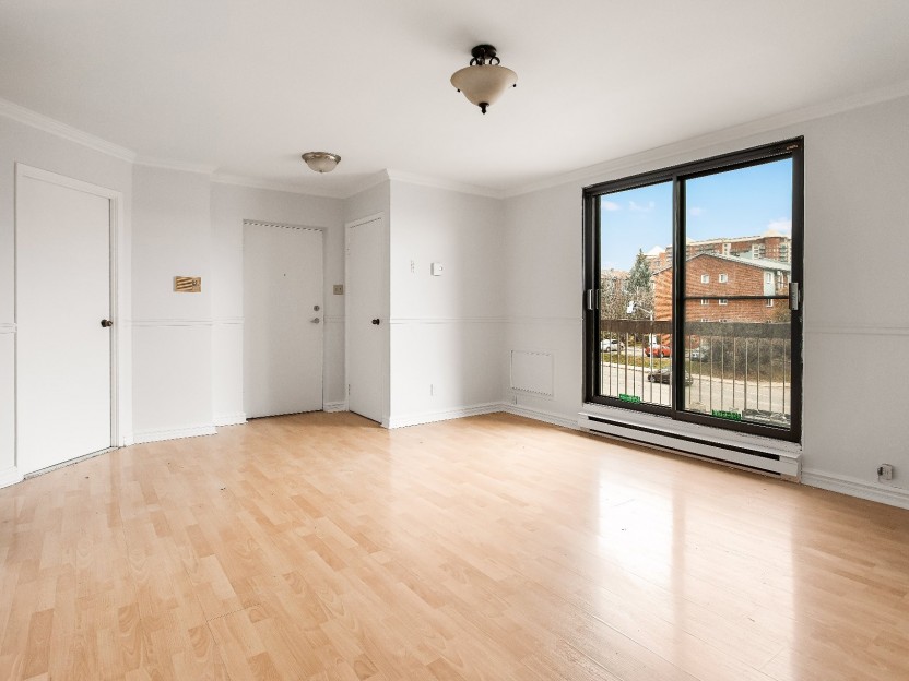 640 Boul. Chomedey Photo 2