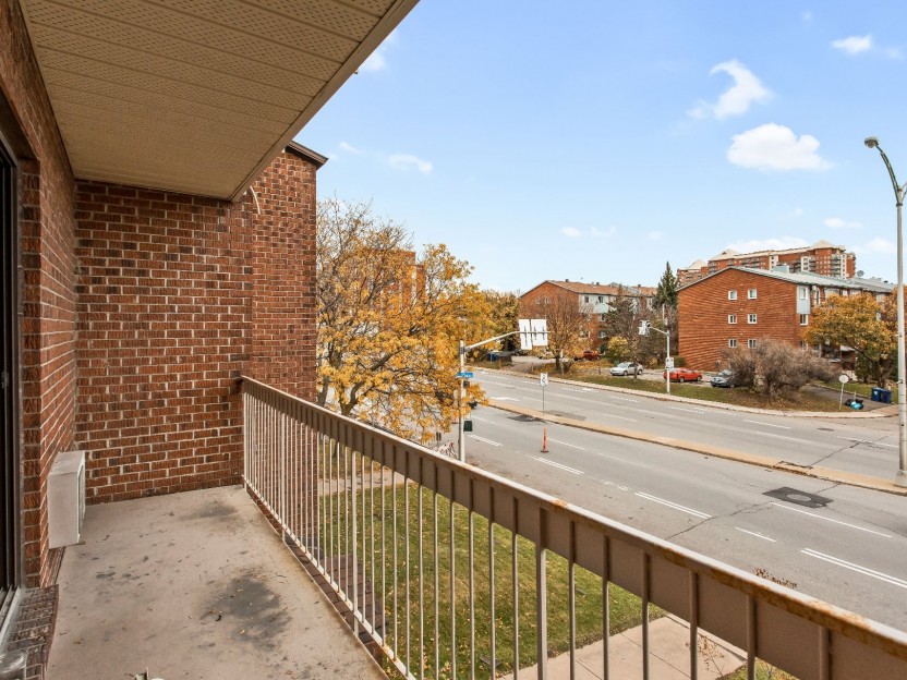 640 Boul. Chomedey Photo 4