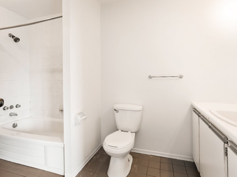 640 Boul. Chomedey Photo 6