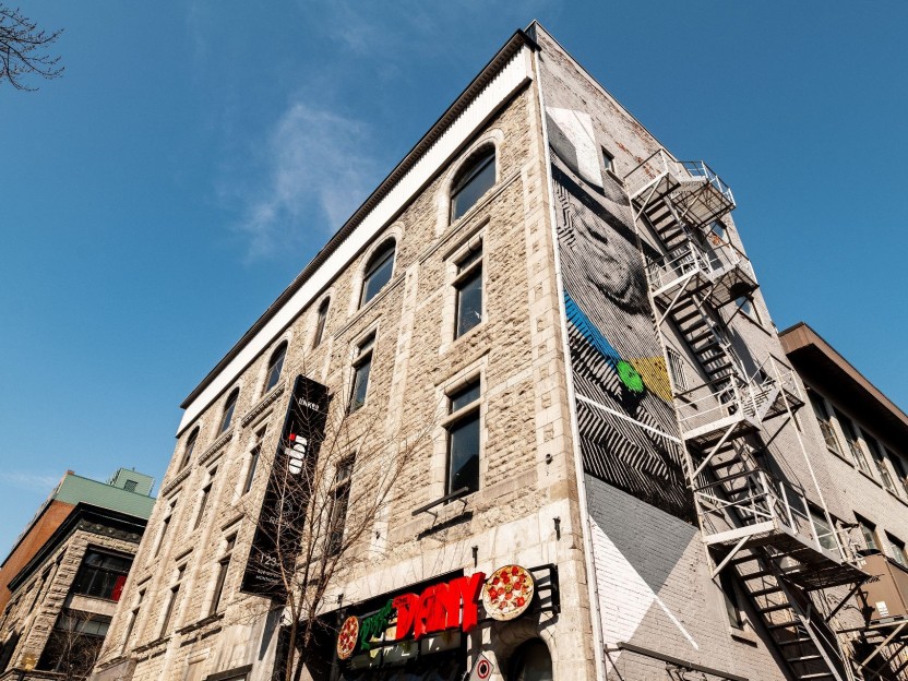 1237 Rue de la Montagne Photo 3