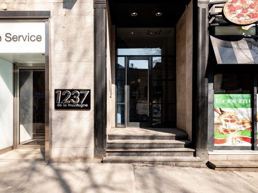 1237 Rue de la Montagne Photo 5