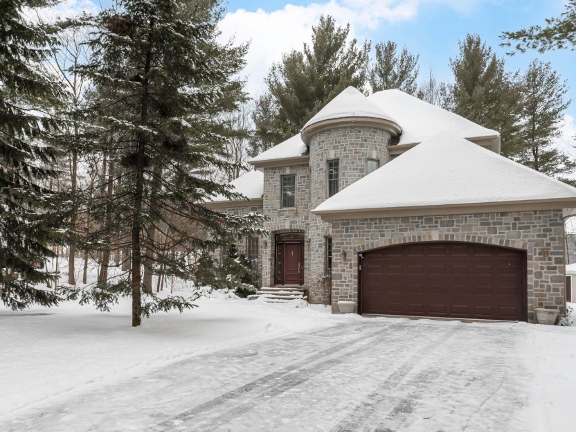 2390 Rue de la Fanfare Photo 1