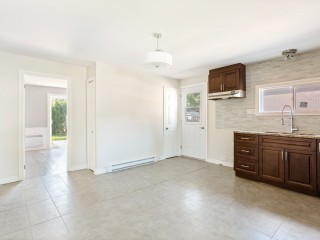 2300 35e Avenue Photo 1