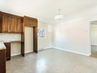 2300 35e Avenue Photo 4