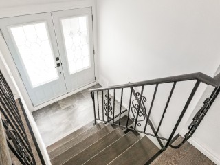 416 Montrose Drive Photo 2
