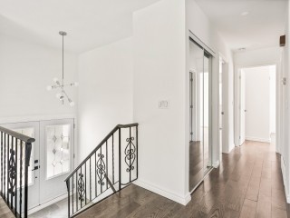 416 Montrose Drive Photo 3