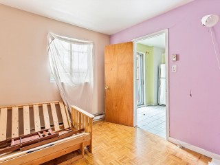 4351-4357 Av. Laval Photo 10