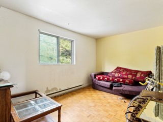 4351-4357 Av. Laval Photo 5