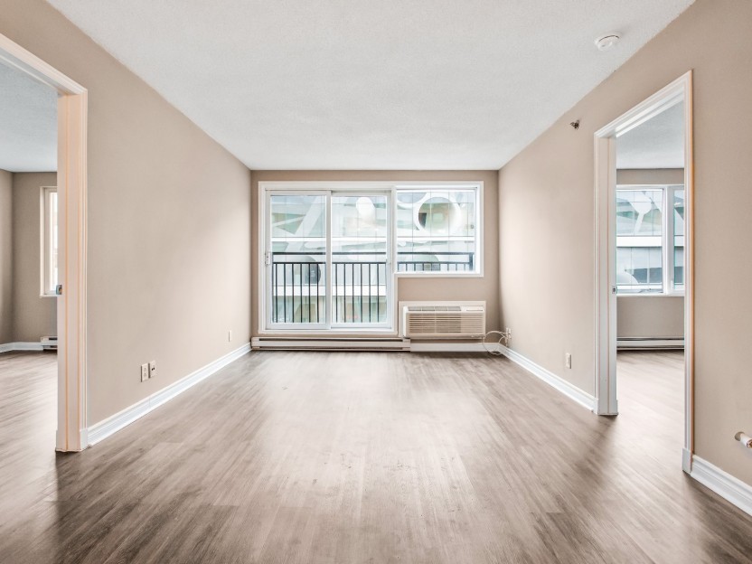 1225 Rue Notre-Dame O. Photo 1