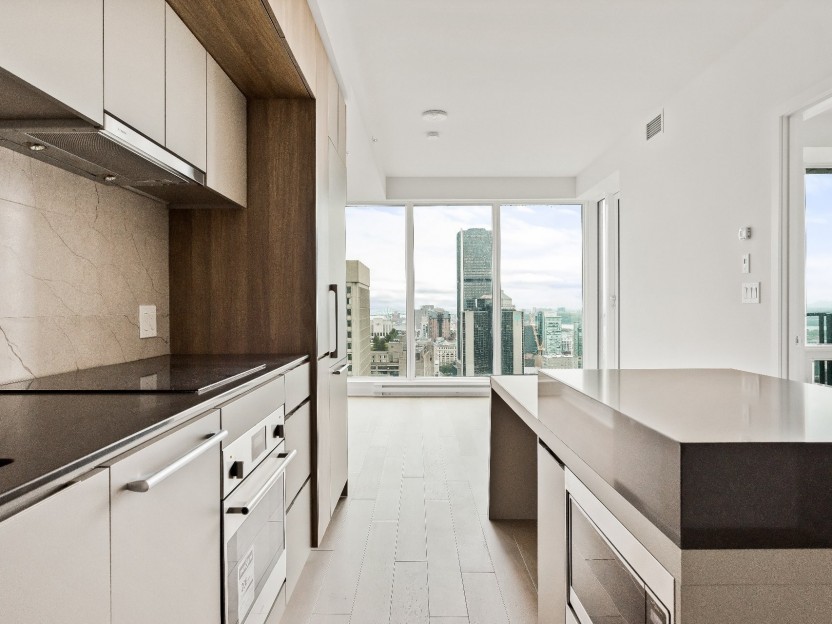 1188 Rue St-Antoine O. Photo 1