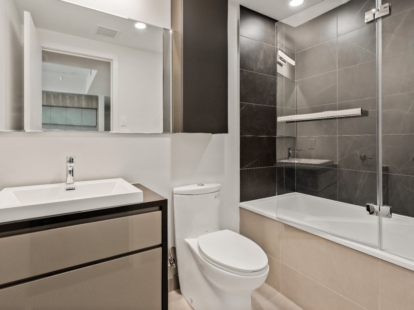 1188 Rue St-Antoine O. Photo 8