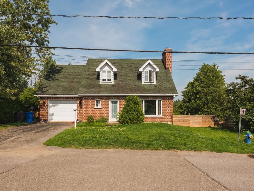 300 1re Avenue Photo 2