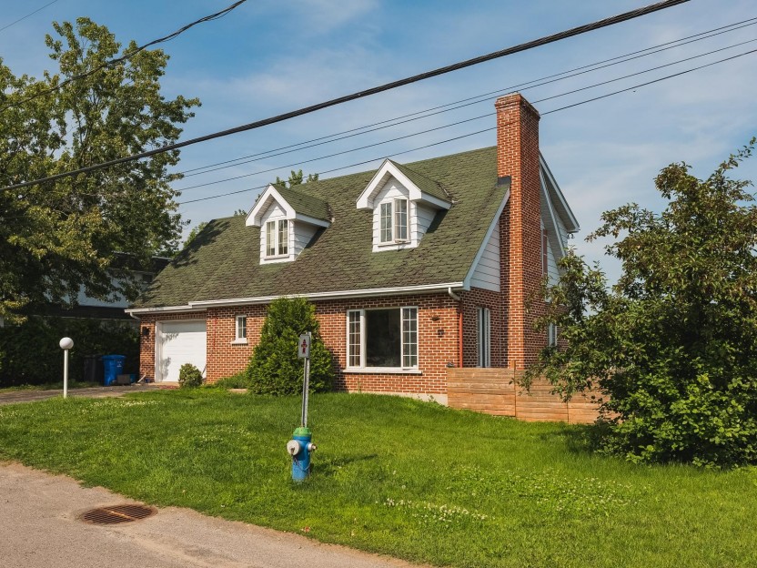 300 1re Avenue Photo 3