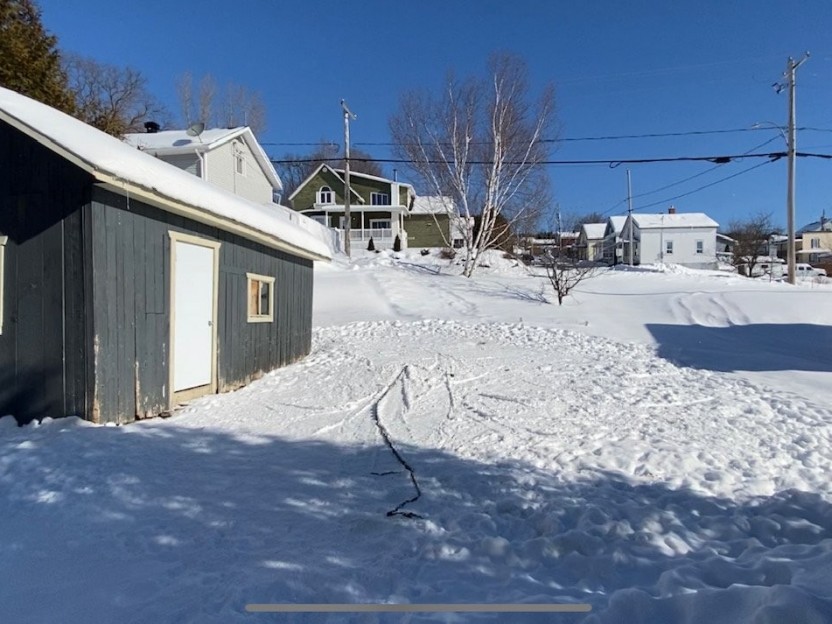 915 Av. Jacques Photo 3