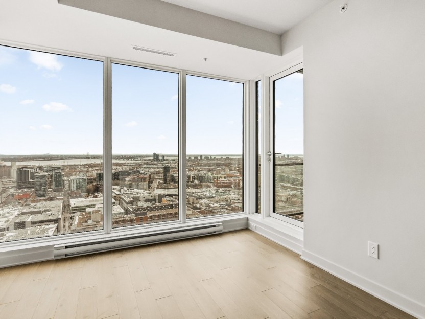 1188 Rue St-Antoine O. Photo 1