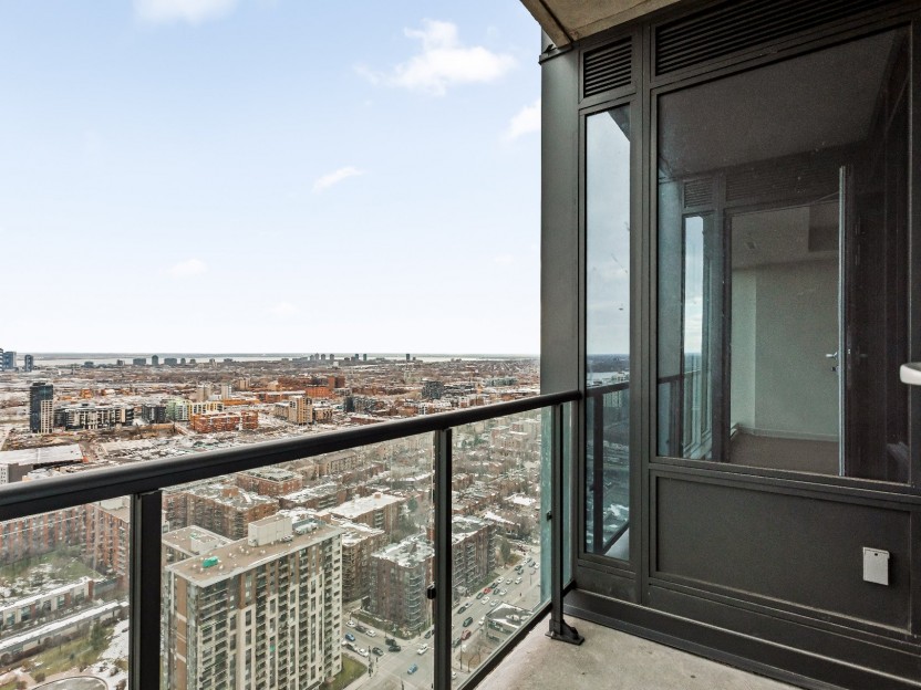 1188 Rue St-Antoine O. Photo 2