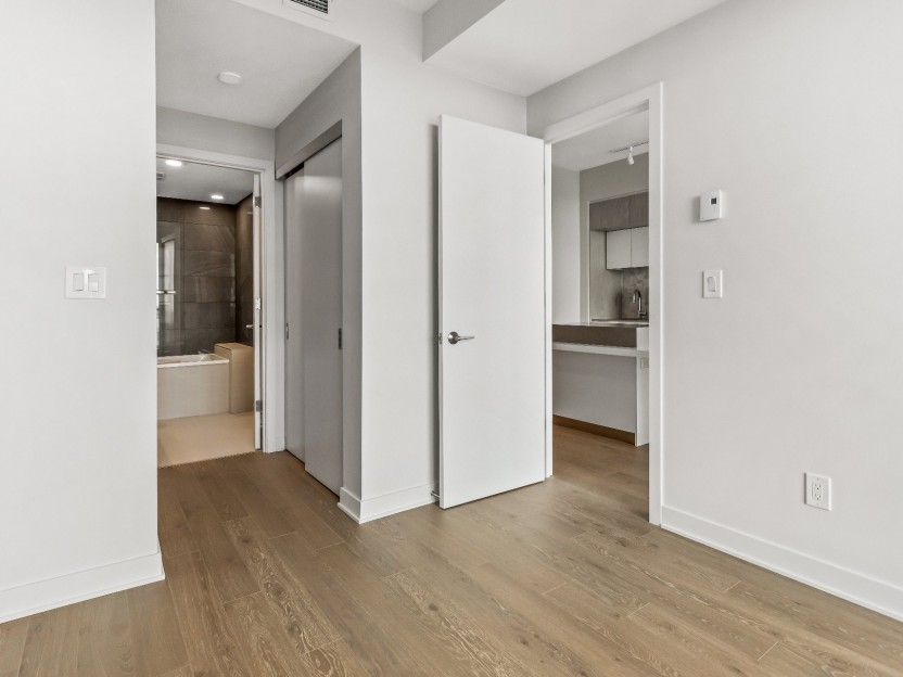 1188 Rue St-Antoine O. Photo 8