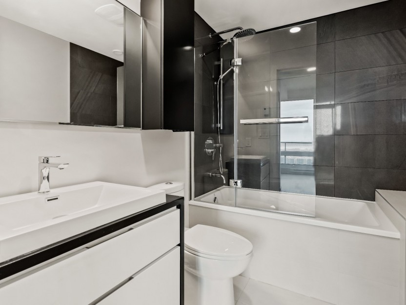 1188 Rue St-Antoine O. Photo 9