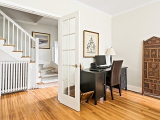 14 Av. Bayview Photo 4