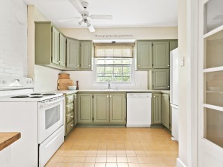 14 Av. Bayview Photo 9