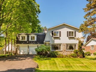 303 Av. Berkshire Photo 1