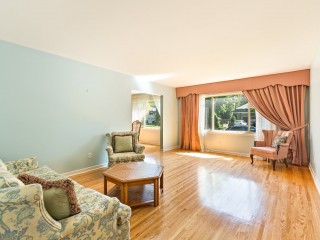 303 Av. Berkshire Photo 2