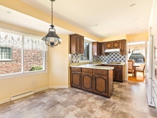 303 Av. Berkshire Photo 8