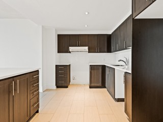 11015 Boul. Cavendish Photo 2
