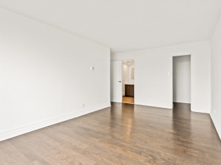 11015 Boul. Cavendish Photo 9