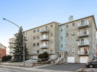 14605 Boul. de Pierrefonds Photo 1