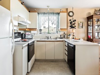 14605 Boul. de Pierrefonds Photo 6