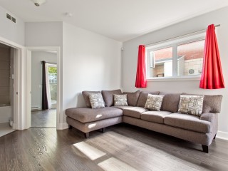 6042 Rue Tousignan Photo 2