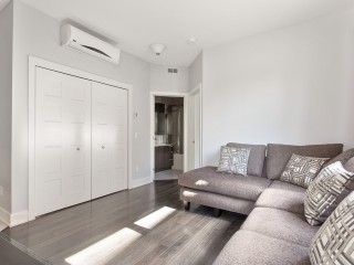 6042 Rue Tousignan Photo 3