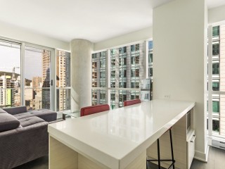 1050 Rue Drummond Photo 5